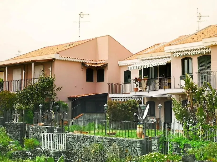 Casa Sul Mare In Sicilia, Acireale-Stazzo Apartment